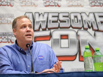 NASA Administrator Jim Bridenstine talks about getting American astronauts to the moon in the next five years while participating in a Future Con panel discussion at Awesome Con.