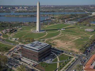 The museum's situation on the National Mall gives it access to ample water and sunlight.
